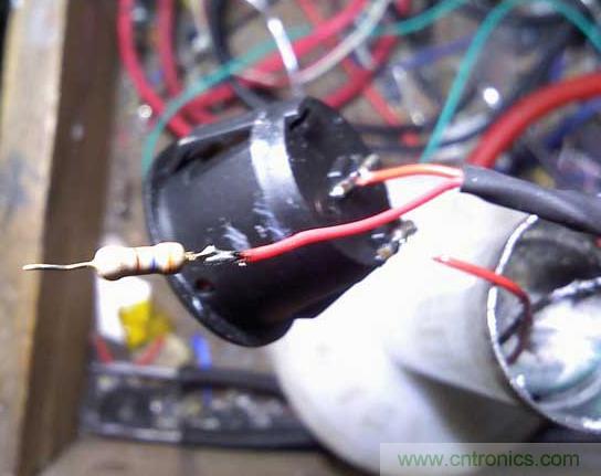 高亮LED手電筒超簡(jiǎn)DIY:原理圖+全過(guò)程