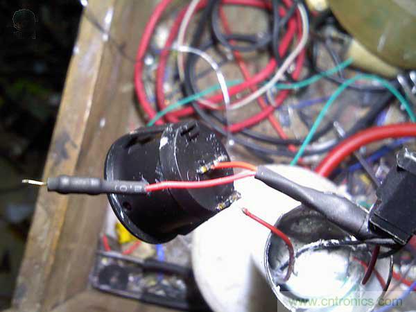 高亮LED手電筒超簡(jiǎn)DIY:原理圖+全過(guò)程