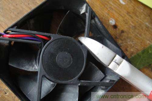 想減少電費嗎？DIY一個迷你風力發(fā)電機吧