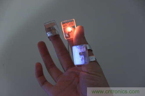 LED多點(diǎn)觸控手套DIY：把各部分焊接起來，測(cè)試