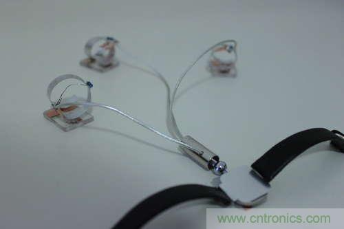 LED多點(diǎn)觸控手套DIY：把各部分焊接起來，測(cè)試