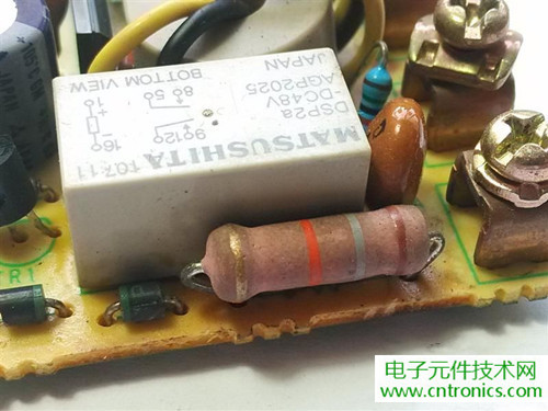 漏電保護(hù)器拆解：結(jié)構(gòu)有差異，做工不錯(cuò)