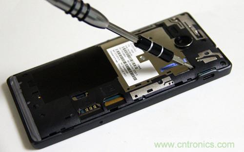 拆解4G新機索尼M35t：用料十足，易于維修
