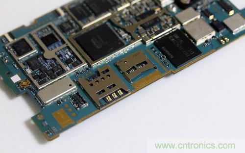 拆解4G新機索尼M35t：用料十足，易于維修