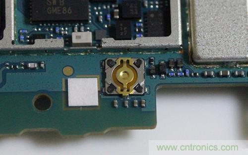 拆解4G新機索尼M35t：用料十足，易于維修