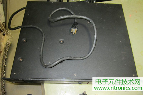 用料很給力！專(zhuān)業(yè)后級(jí)功放美國(guó)高峰FA1201拆解