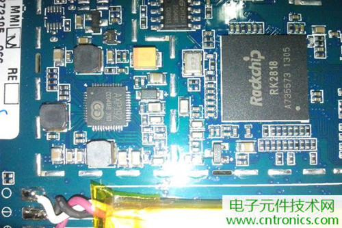 不怕摔的電紙書！一款柔性屏電子書閱讀器拆解