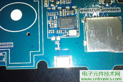 不怕摔的電紙書！一款柔性屏電子書閱讀器拆解