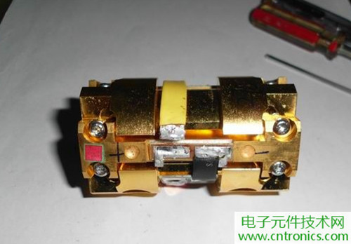 這貨一萬三？50W半導(dǎo)體激光模塊拆解