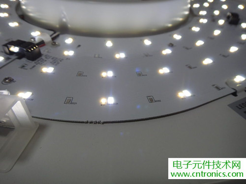高端大氣上檔次！智能遙控調(diào)光LED吸頂燈拆解