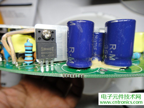 高端大氣上檔次！智能遙控調(diào)光LED吸頂燈拆解