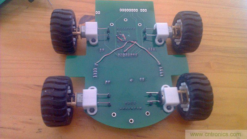 牛人力作！PCB版藍牙智能小車DIY
