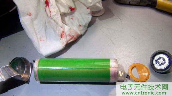 筆記本電池拆解，探秘電池內(nèi)部結(jié)構(gòu)