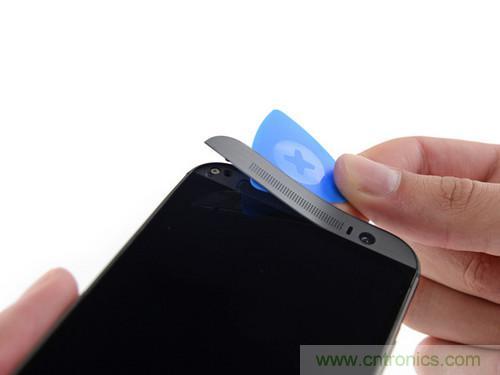 牛人強拆！新HTC One(M8)真機精密做工難修理