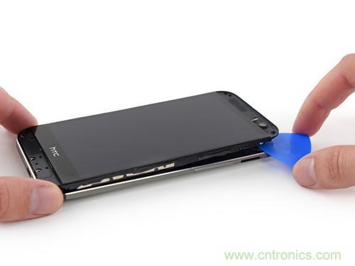 牛人強拆！新HTC One(M8)真機精密做工難修理