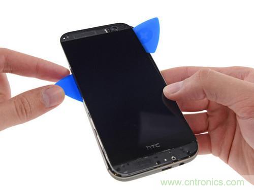 牛人強拆！新HTC One(M8)真機精密做工難修理