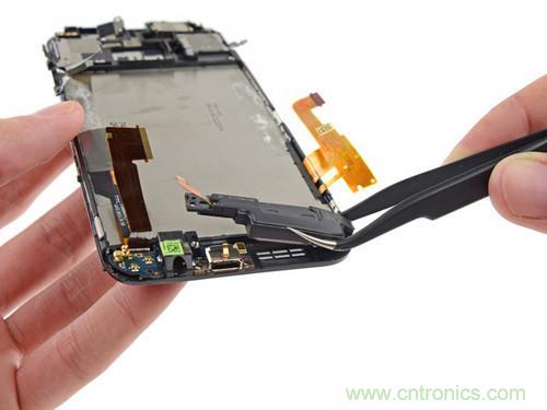 牛人強拆！新HTC One(M8)真機精密做工難修理