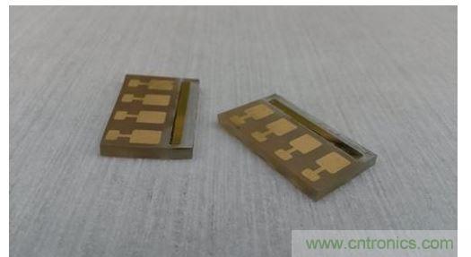 利用蝦殼成功開發(fā)出小型試驗(yàn)太陽(yáng)能電池，證明了利用天然存在的物質(zhì)可制造出有機(jī)太陽(yáng)能板的概念