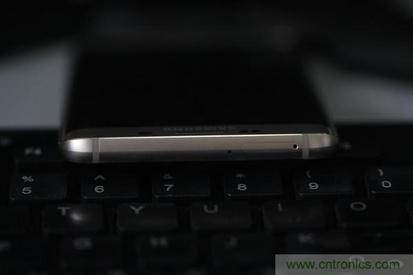 三星S6 Edge+拆解：比S6 Edge加在哪里？