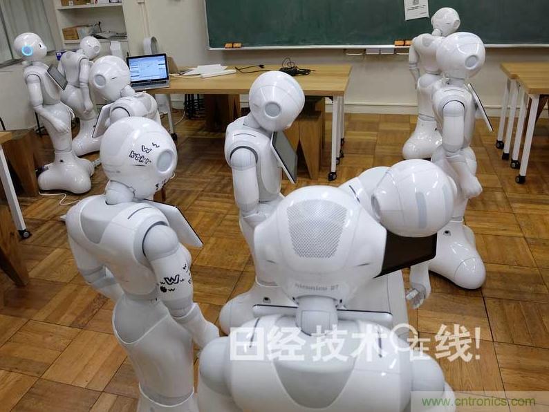 拆解筆記本不過癮，那就來拆拆日本情感機器人吧！