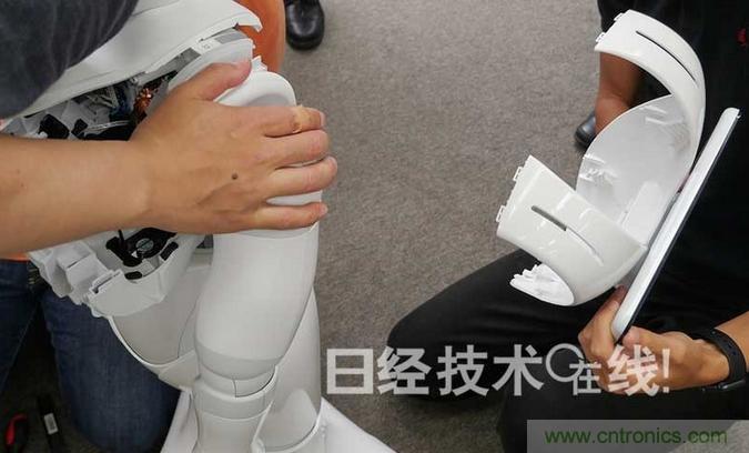 拆解筆記本不過癮，那就來拆拆日本情感機器人吧！