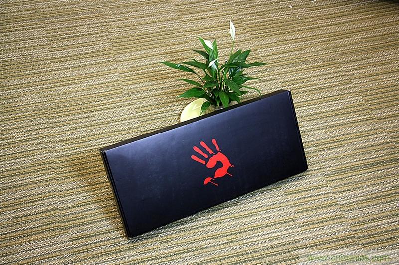曾經(jīng)的網(wǎng)吧統(tǒng)治者—雙飛燕血手幽靈機(jī)械鍵盤，真世界最快？