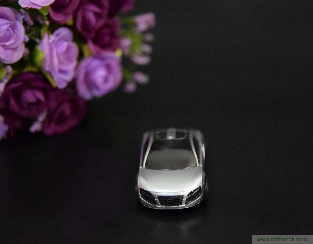 虛擬與現(xiàn)實(shí)相結(jié)合的飛車游戲，讓你體驗(yàn)速度與激情的碰撞！
