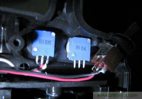 無人機 DIY 制作全過程，酷得不要不要的！