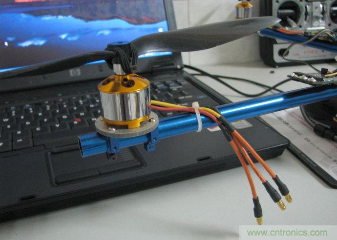 無人機 DIY 制作全過程，酷得不要不要的！