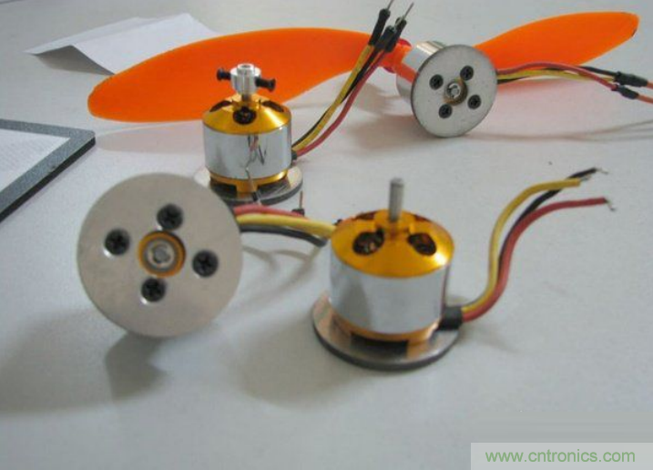 無人機 DIY 制作全過程，酷得不要不要的！