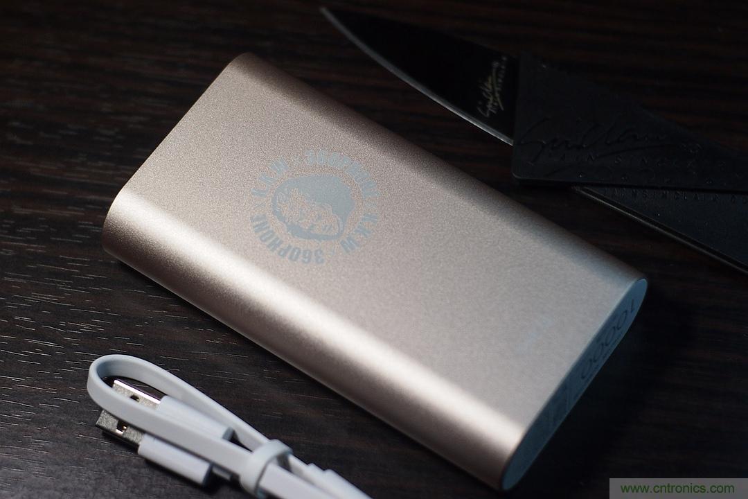 移動(dòng)電源也玩雙引擎？快到你想象不到