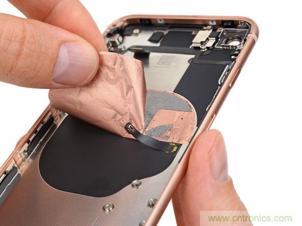 iPhone 8首拆：無(wú)線充電版本的iPhone 7？