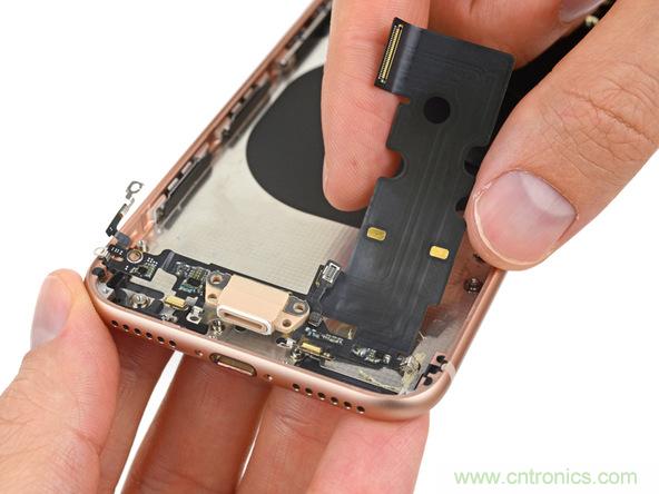 iPhone 8首拆：無(wú)線充電版本的iPhone 7？