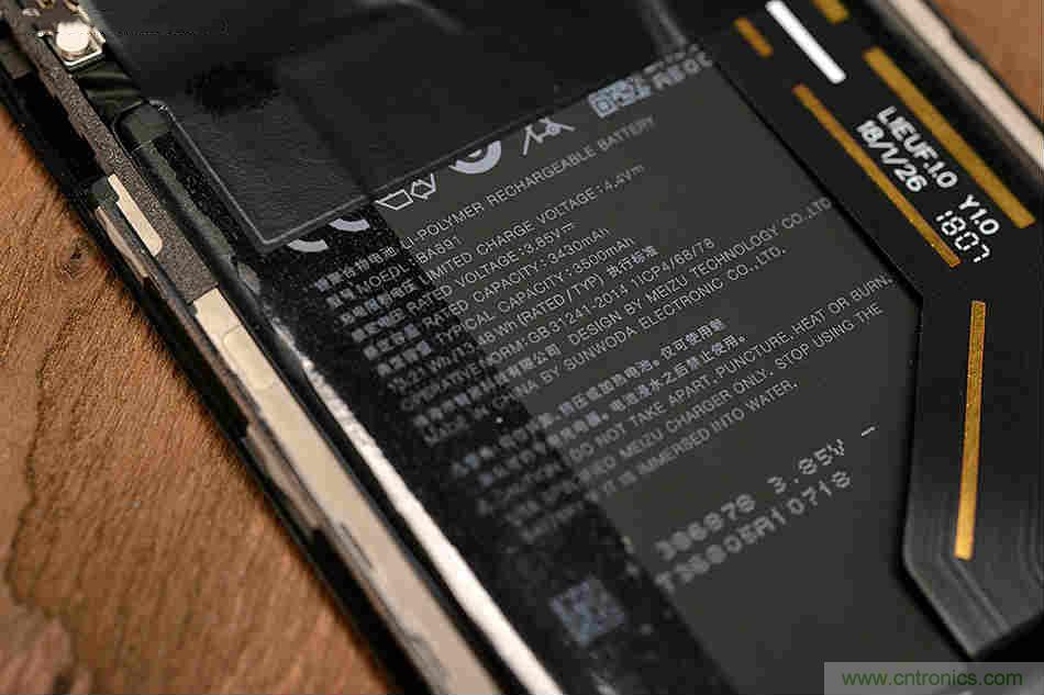 拆解魅族15 Plus：玩轉(zhuǎn)了新概念，但其工藝究竟如何？