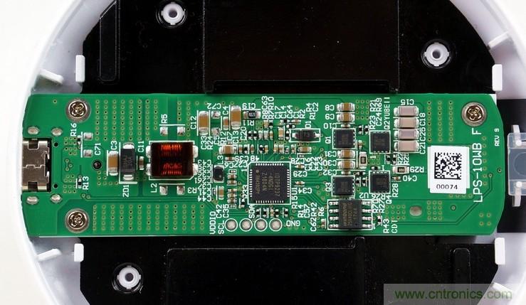 拆解對比：系出同門，小米、紫米無線充電器的差別有多大？