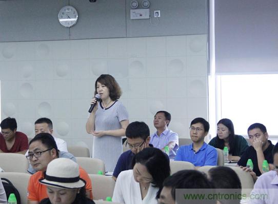 長江商學(xué)院教授李洋：企業(yè)應(yīng)該怎樣進行品牌建設(shè)和精細化營銷？