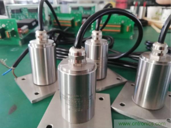 振動傳感器的機電變換原理？主要的分類有哪些？